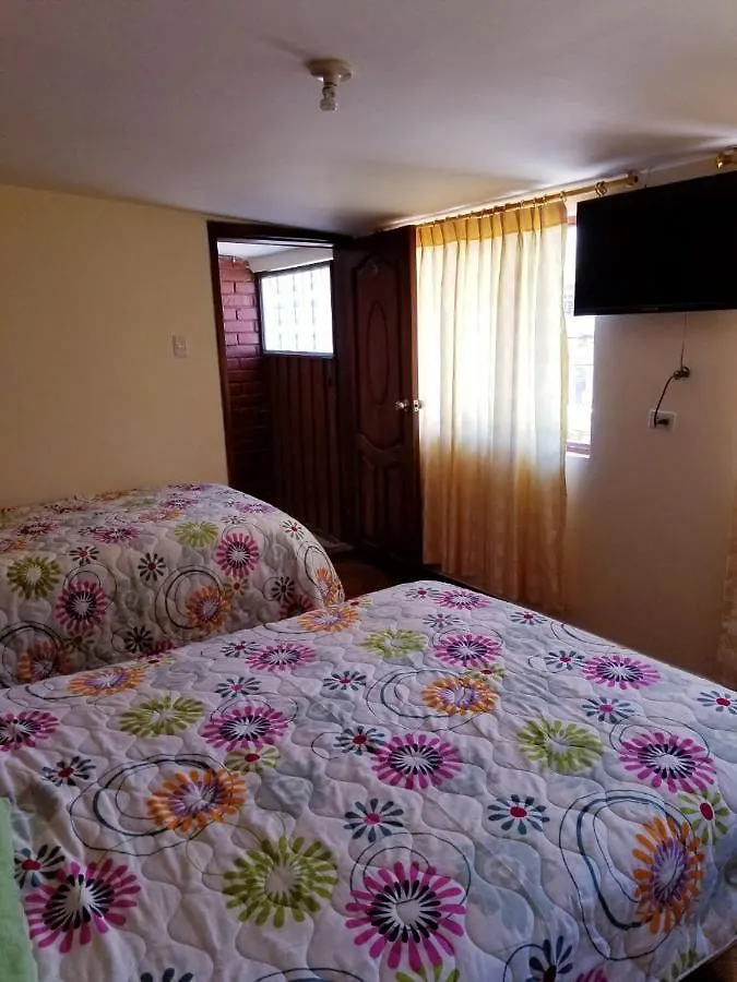 كويتو Hostal Parana بيت ضيافة